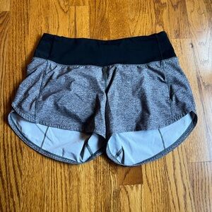 Lululemon Speed Up 2.5” 
Size 4